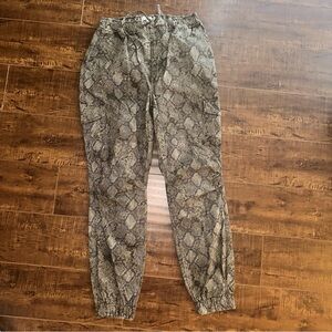 Camp snake cargo pants